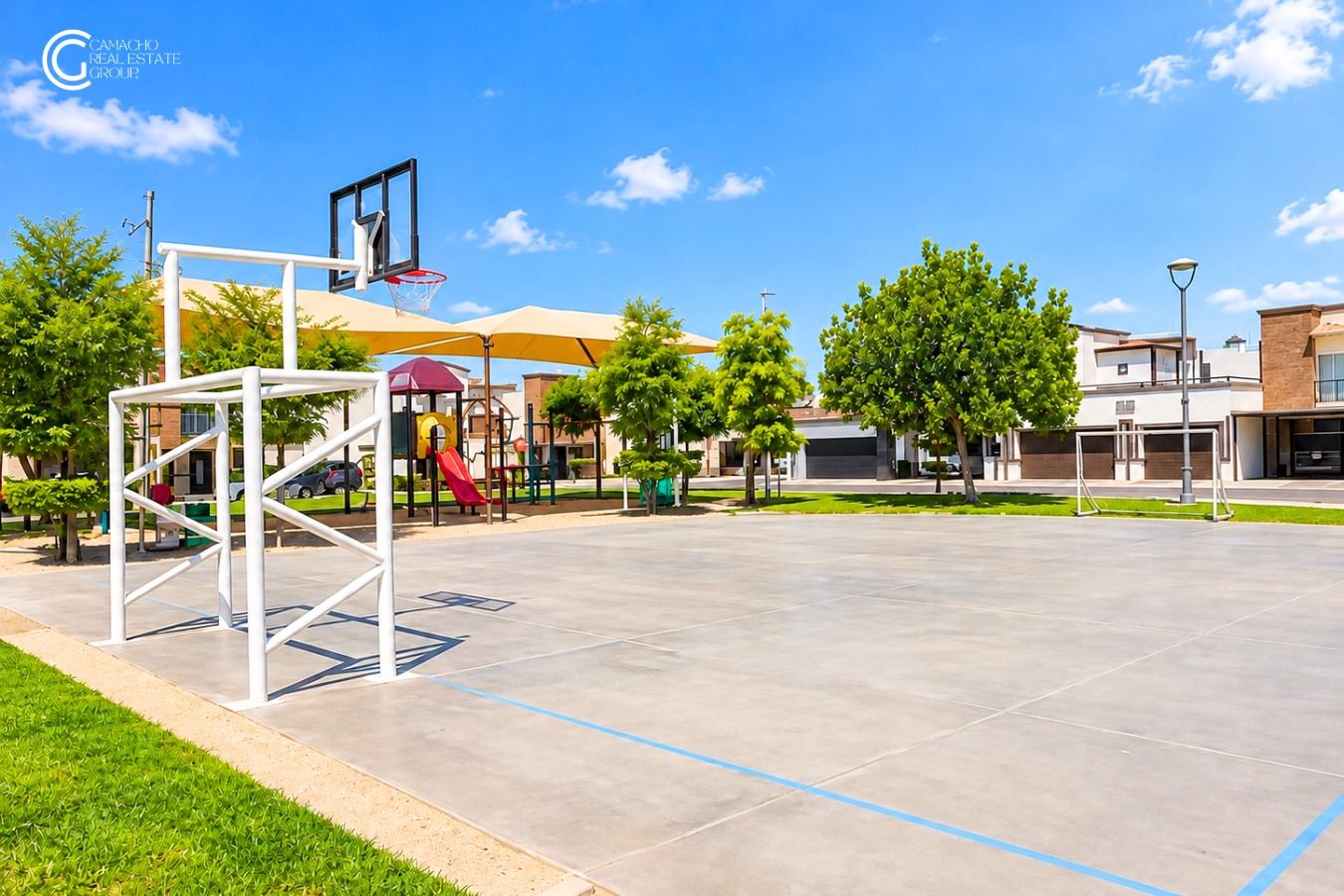 Cancha y área de juegos en un residencial privado de Mexicali